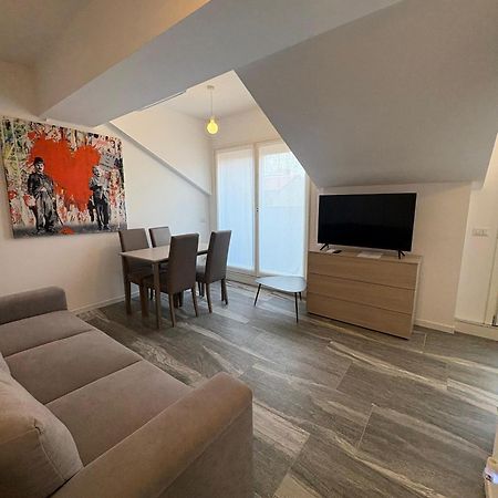 Essential Apartment Sesto San Giovanni Bagian luar foto