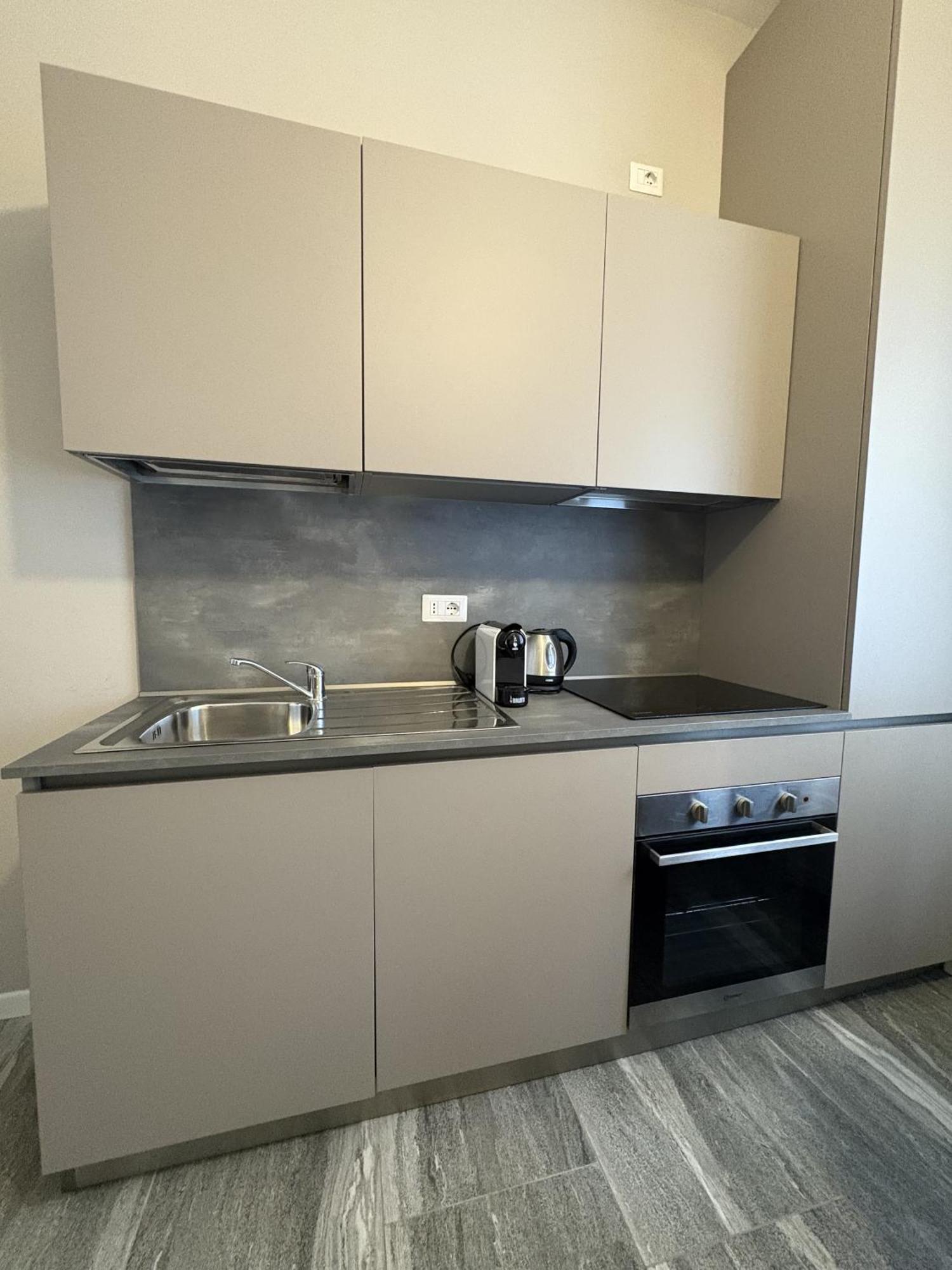 Essential Apartment Sesto San Giovanni Bagian luar foto