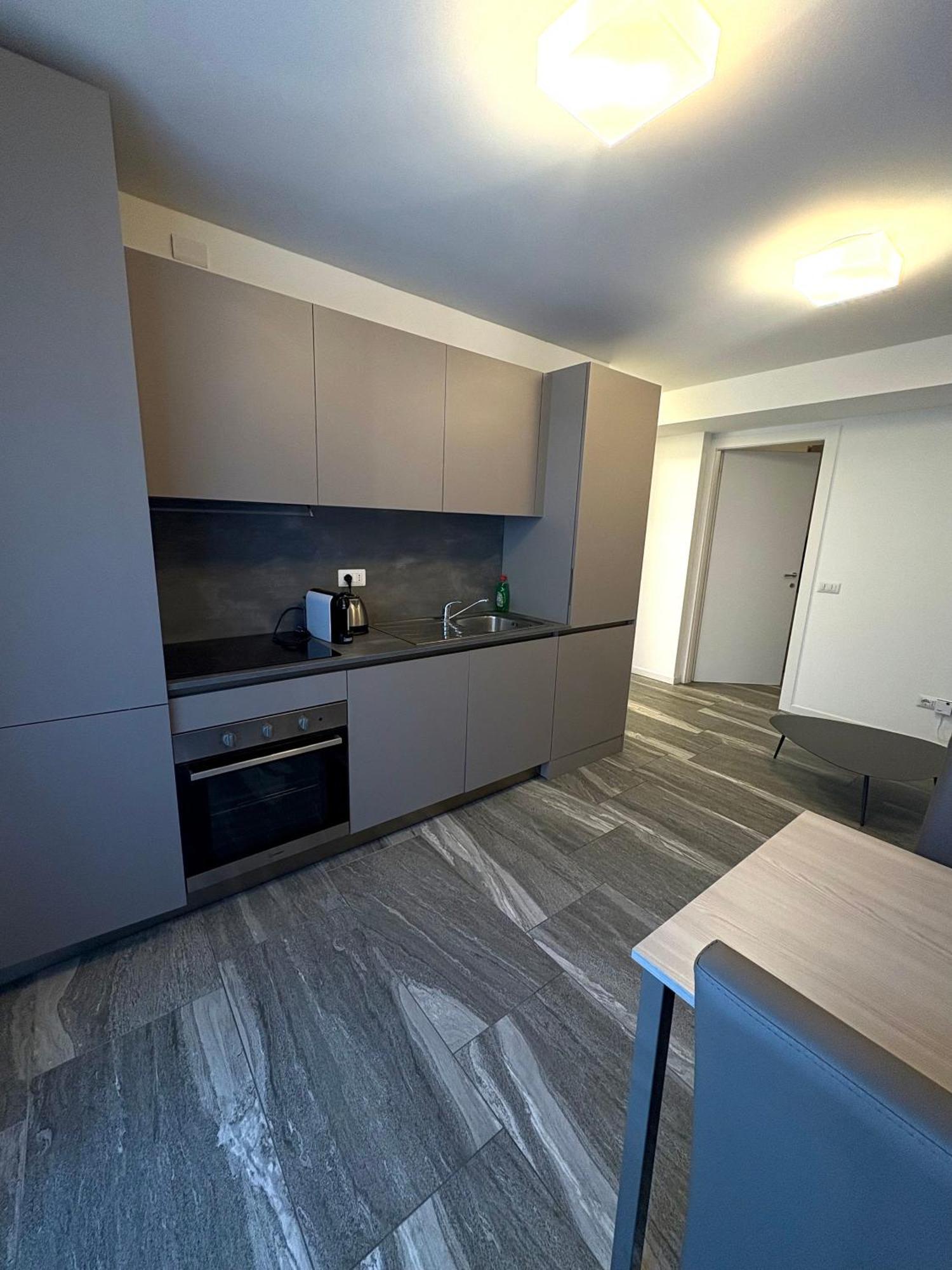 Essential Apartment Sesto San Giovanni Bagian luar foto