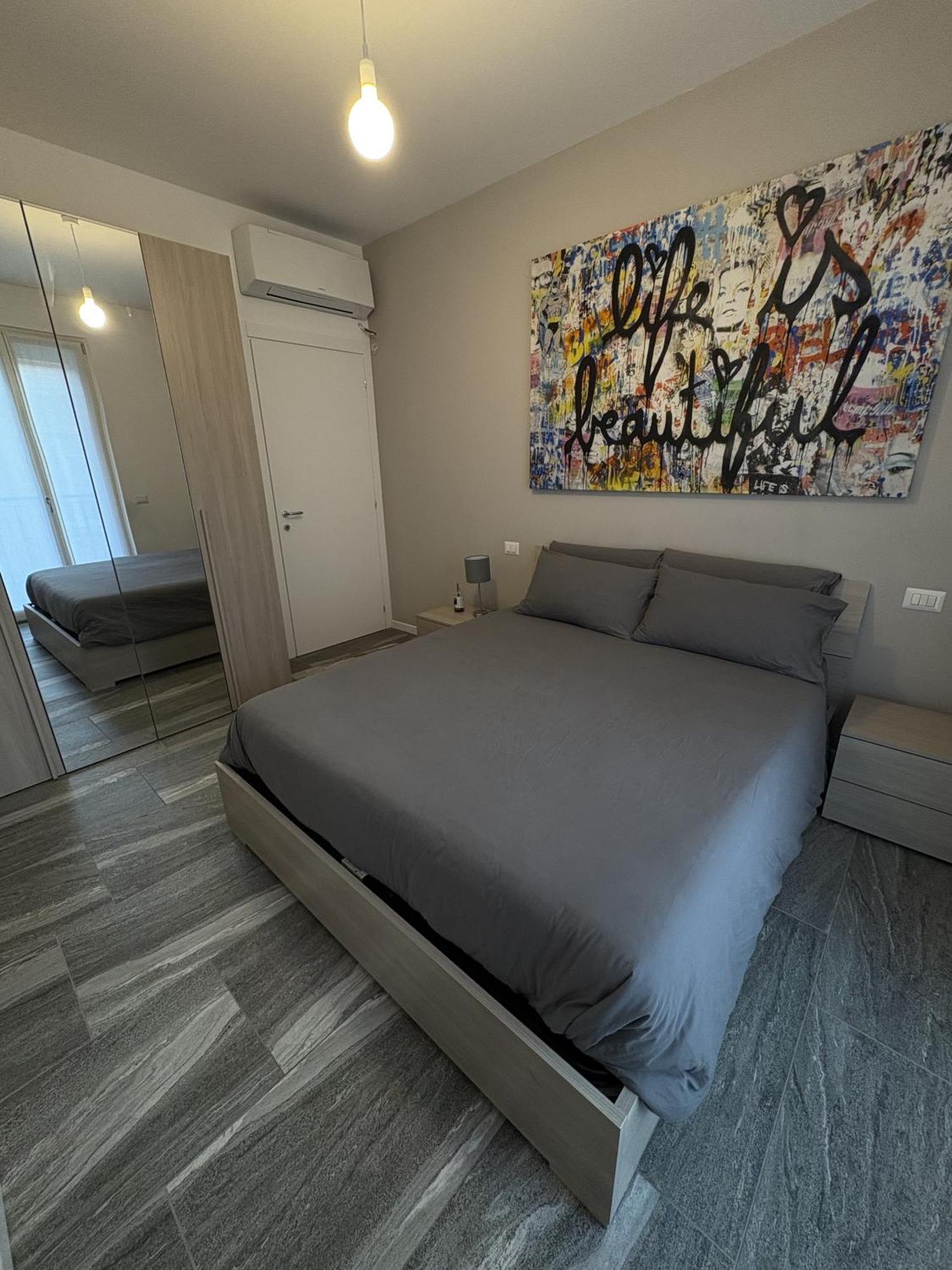 Essential Apartment Sesto San Giovanni Bagian luar foto