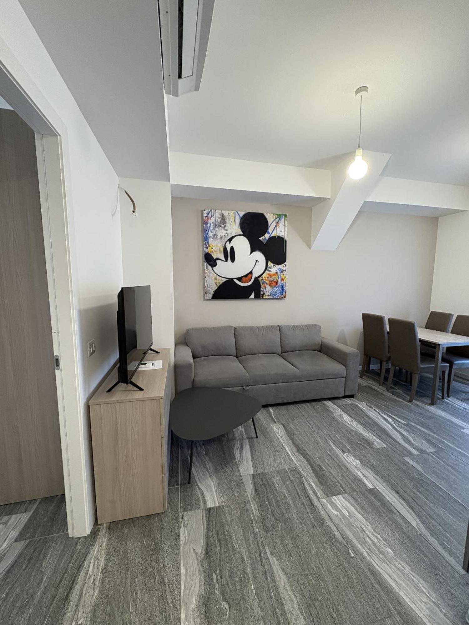 Essential Apartment Sesto San Giovanni Bagian luar foto