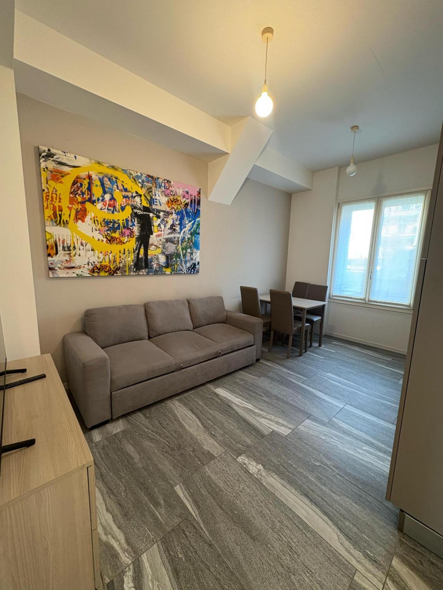 Essential Apartment Sesto San Giovanni Bagian luar foto