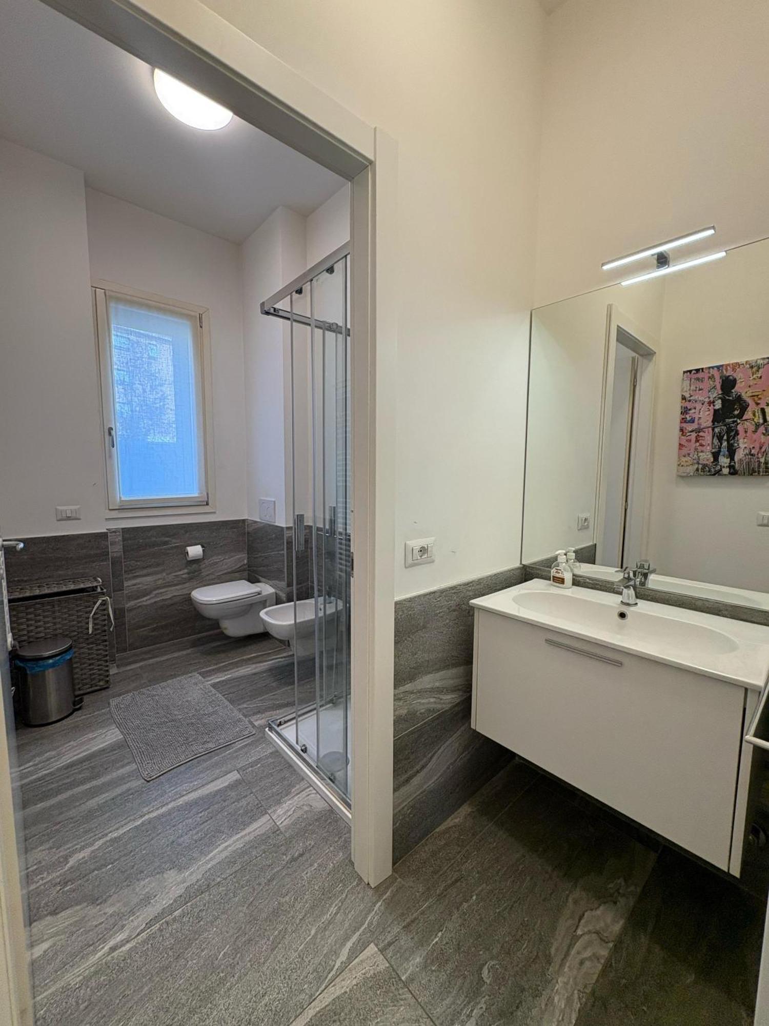 Essential Apartment Sesto San Giovanni Bagian luar foto