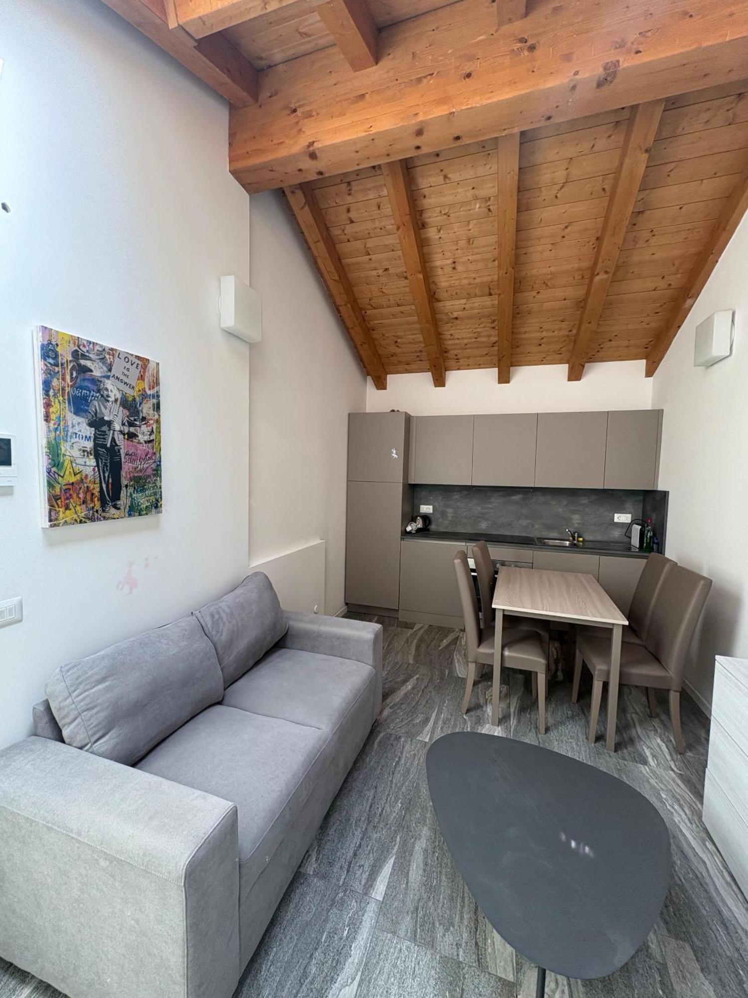 Essential Apartment Sesto San Giovanni Bagian luar foto
