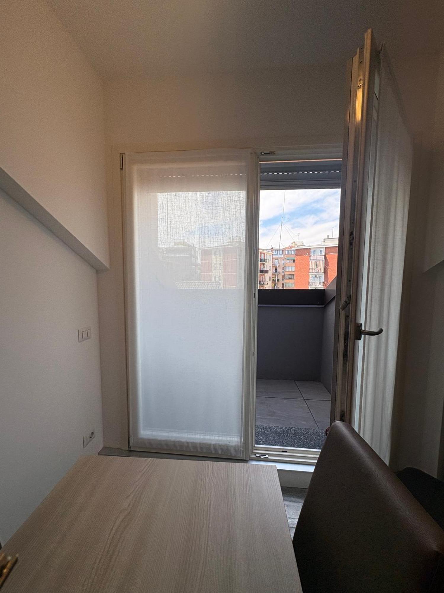Essential Apartment Sesto San Giovanni Bagian luar foto