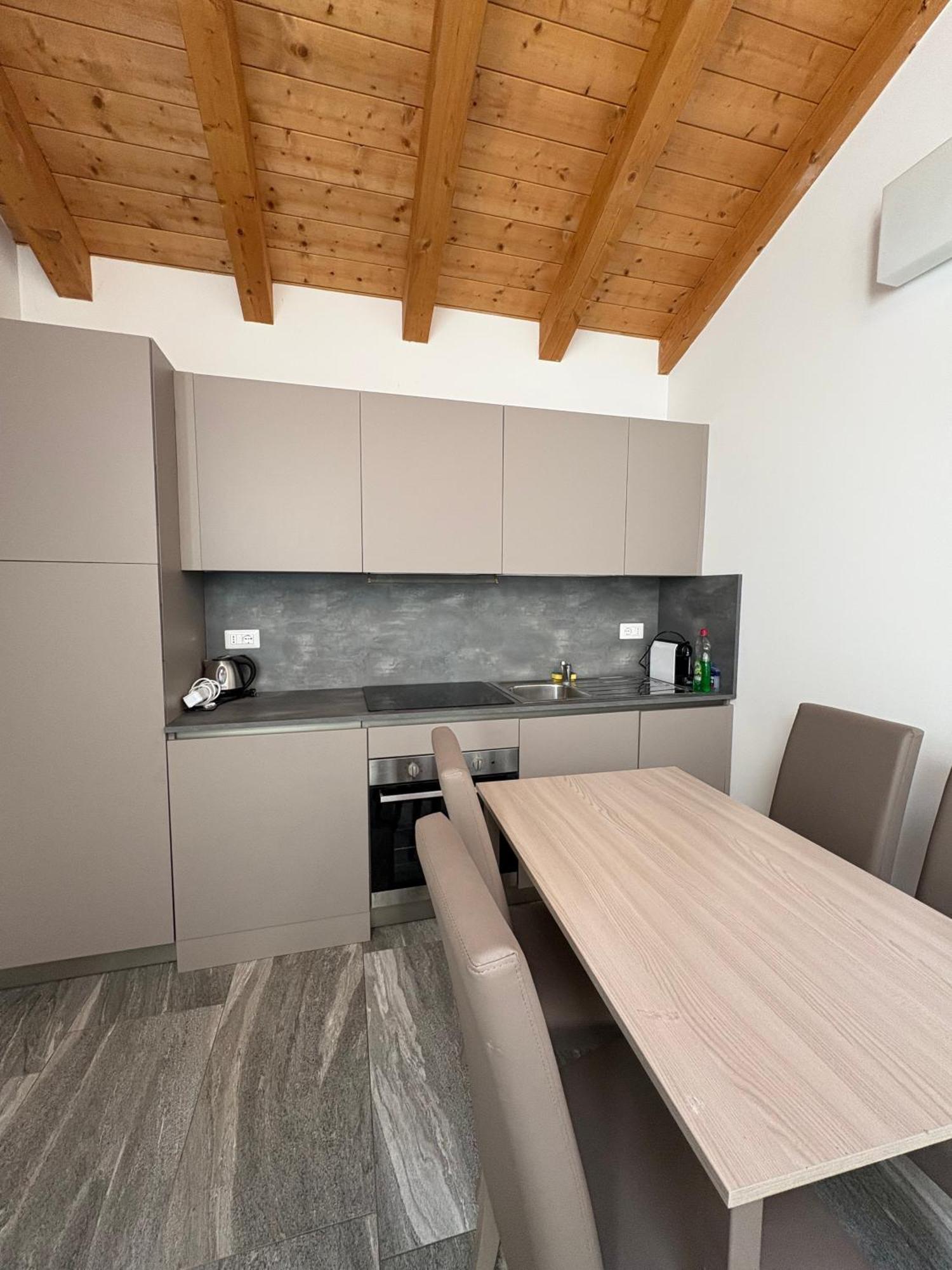 Essential Apartment Sesto San Giovanni Bagian luar foto