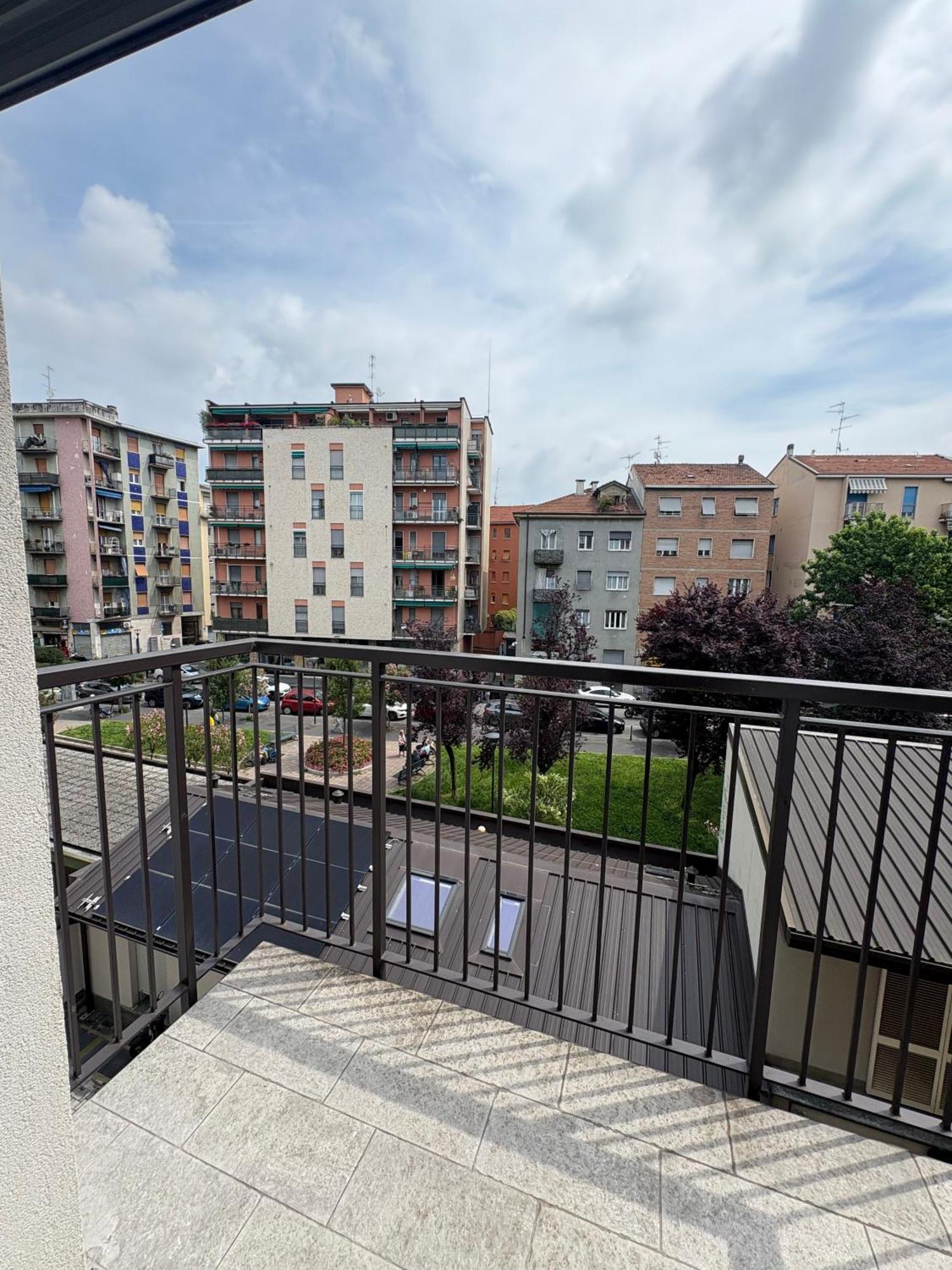 Essential Apartment Sesto San Giovanni Bagian luar foto