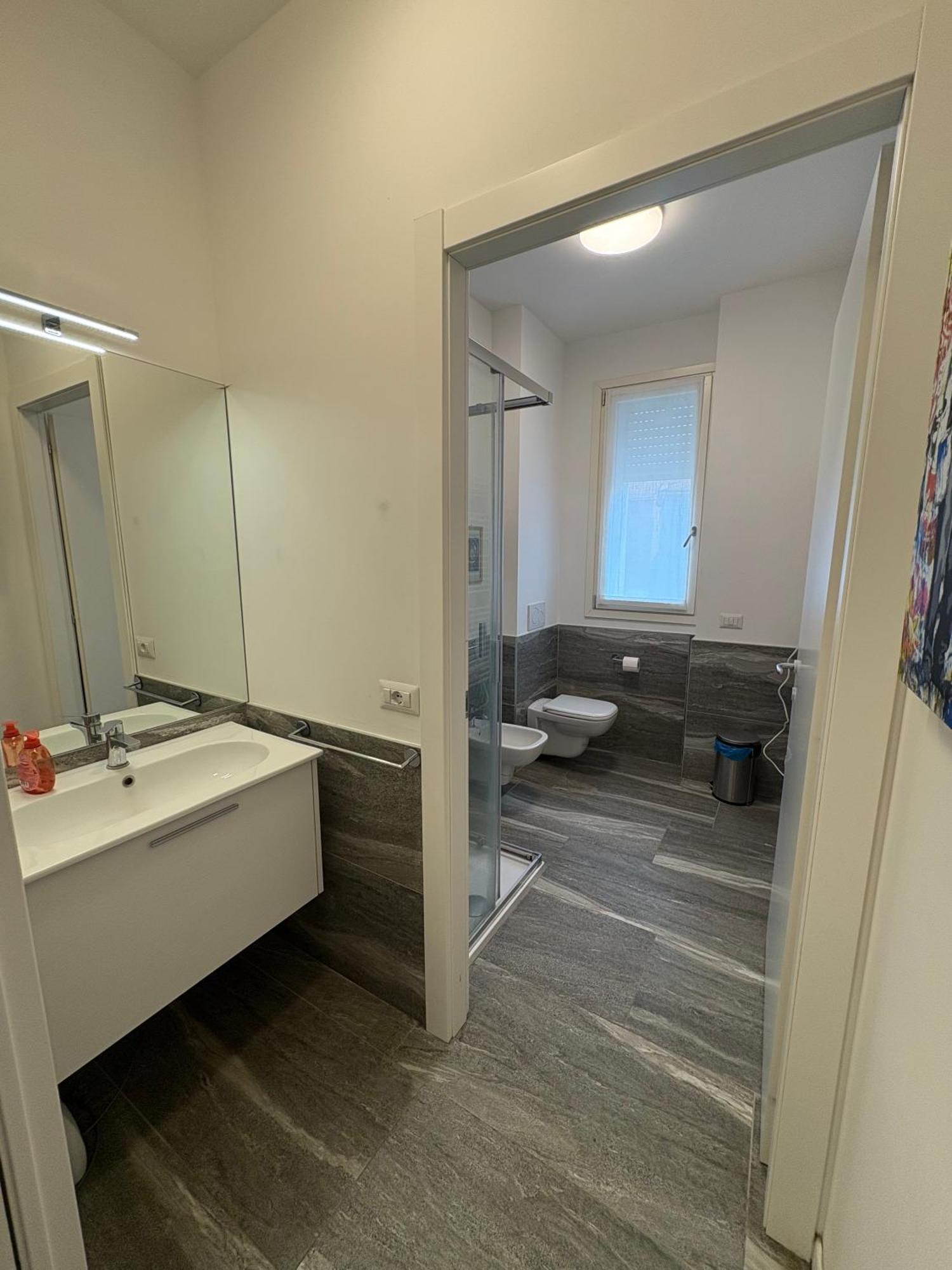 Essential Apartment Sesto San Giovanni Bagian luar foto